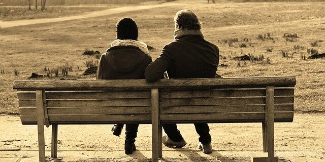 people-3163556_640 report