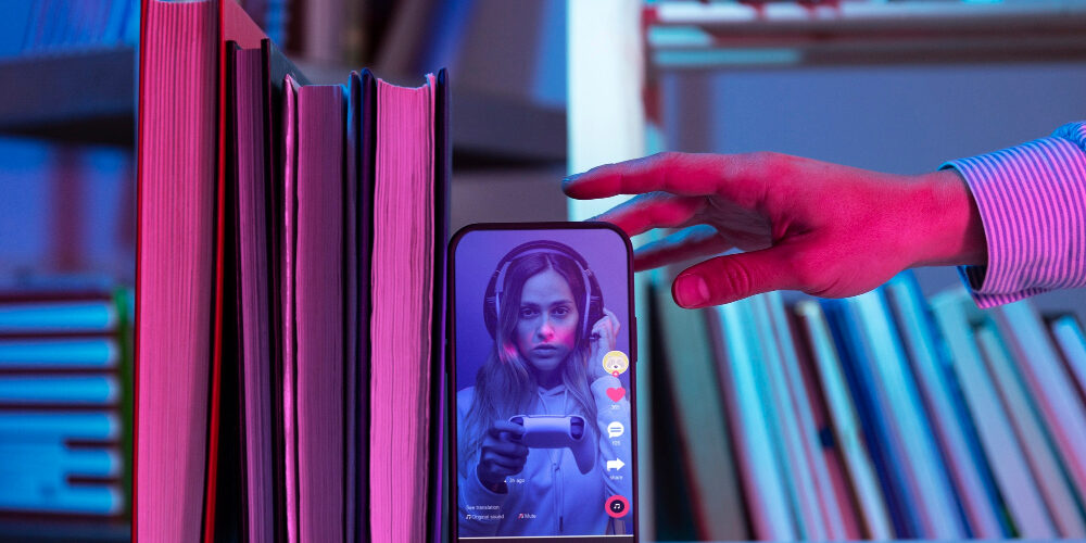 still-life-books-versus-technology-2